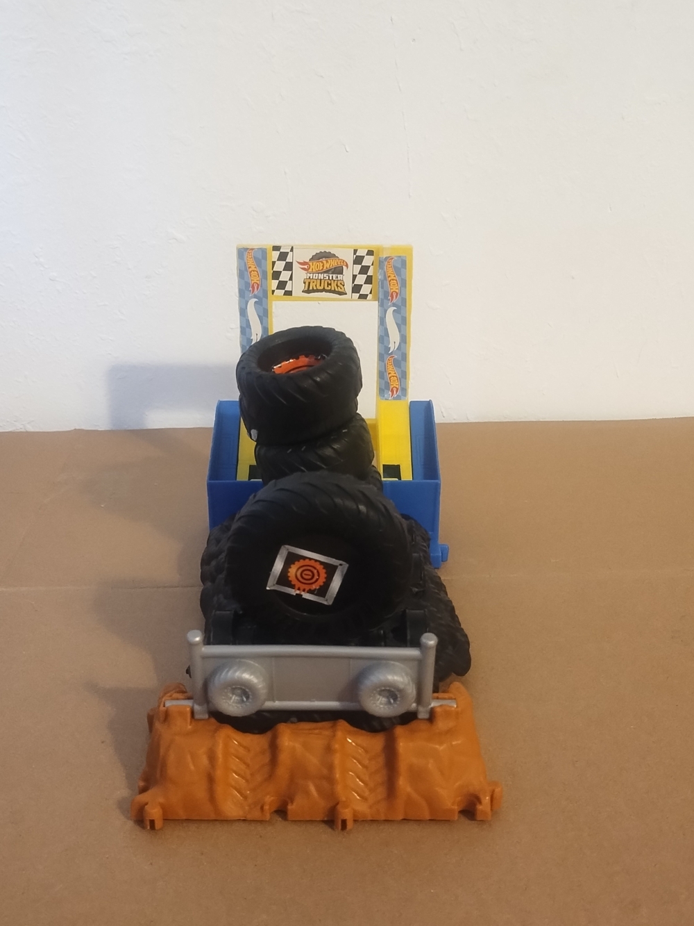 Hot Wheels Monster Truck  Smash Race Part - Base Tire Pile plastic